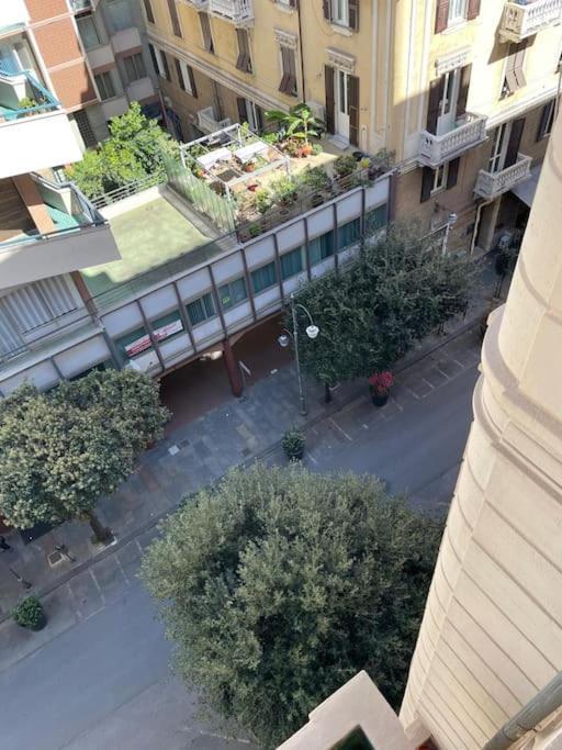 All'Otto Nel Cuore Della Citta 萨沃纳 外观 照片