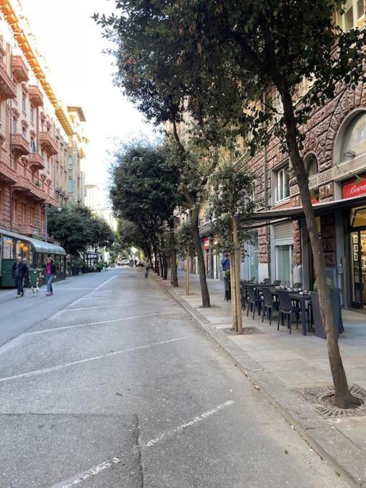 All'Otto Nel Cuore Della Citta 萨沃纳 外观 照片